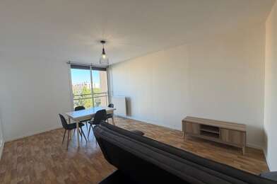 Appartement 3 pièces 830 €