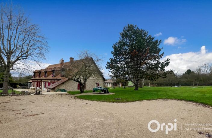 Longère entièrement rénovée d'environ 260m² avec 5 chambres sur environ 4 400m² de terrain — photo 5