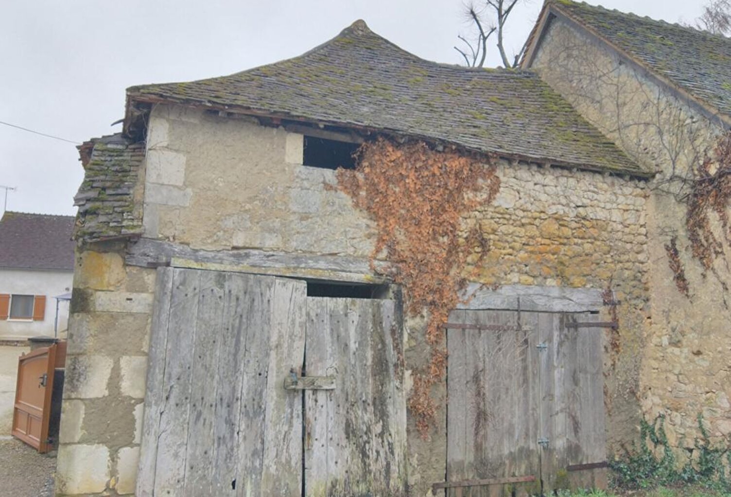 Ensemble immobilier à réhabiliter à SAUZELLES — photo 1