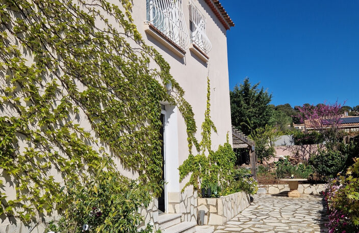 Maison 5 pièces, 4 chambres, garage, annexe - La Seyne Sud — photo 2