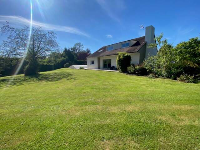 Maison de 145 m² avec piscine — photo du bien