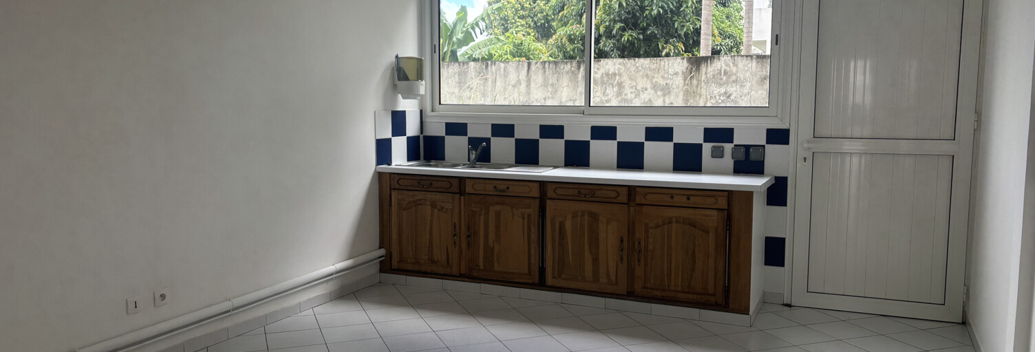 Commerce  36 m² à louer à Le Tampon (97430)