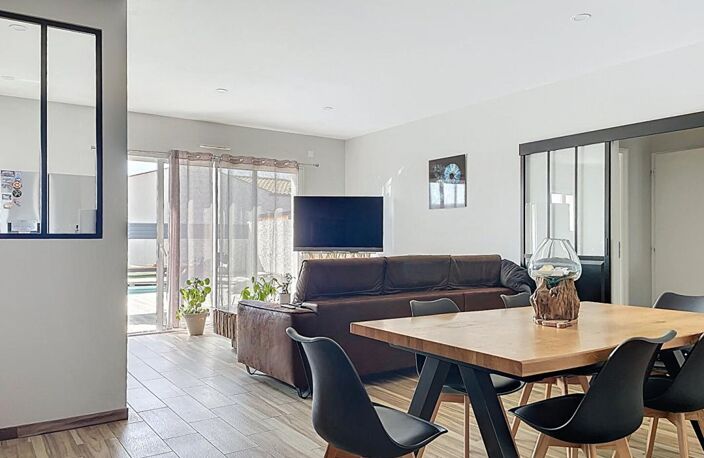 Maison de plain-pied - 2019 - 83 m² - 3 chambres - Jardin, piscine et garage — photo 3