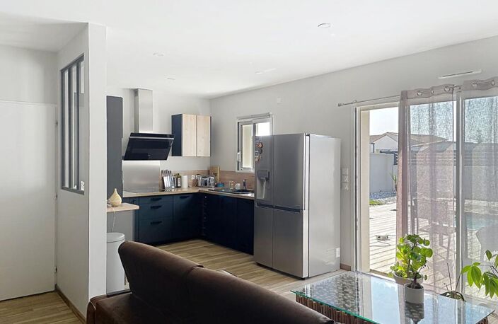Maison de plain-pied - 2019 - 83 m² - 3 chambres - Jardin, piscine et garage — photo 5