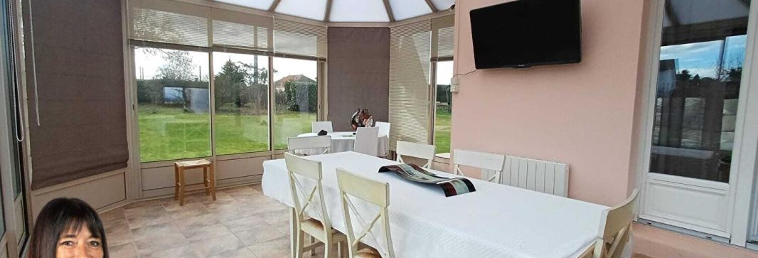 Maison 9 Pièces 154 m² à vendre à Saint-Martin-d'Estréaux (42620)