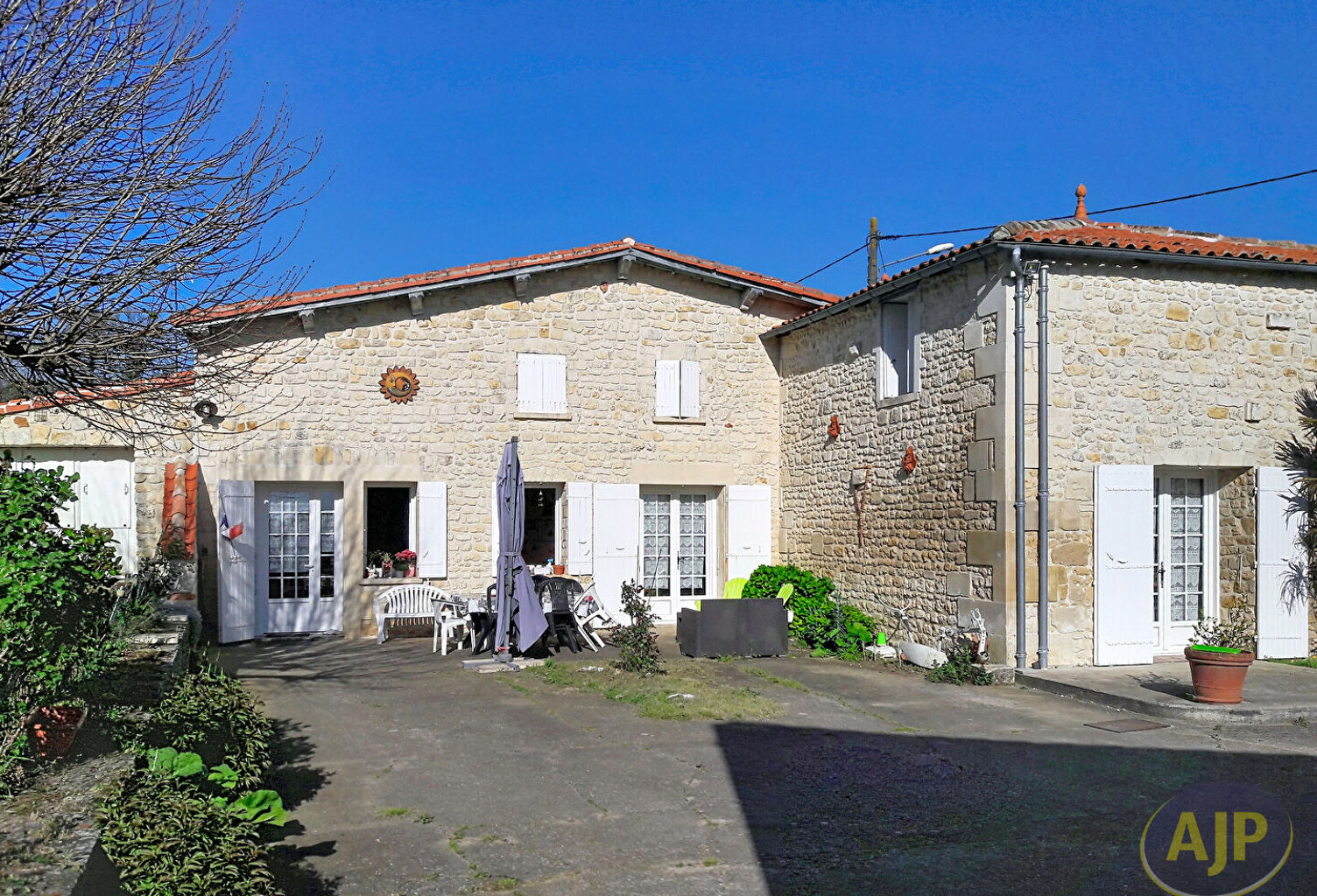 Maison Fleac Sur Seugne 9 pièce(s) 220 m2 — photo 1