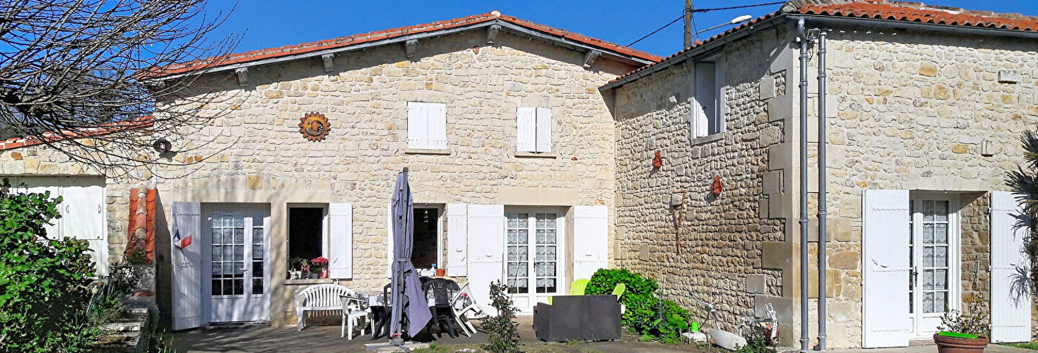 Maison 9 Pièces 220 m² à vendre à Fléac-sur-Seugne (17800)