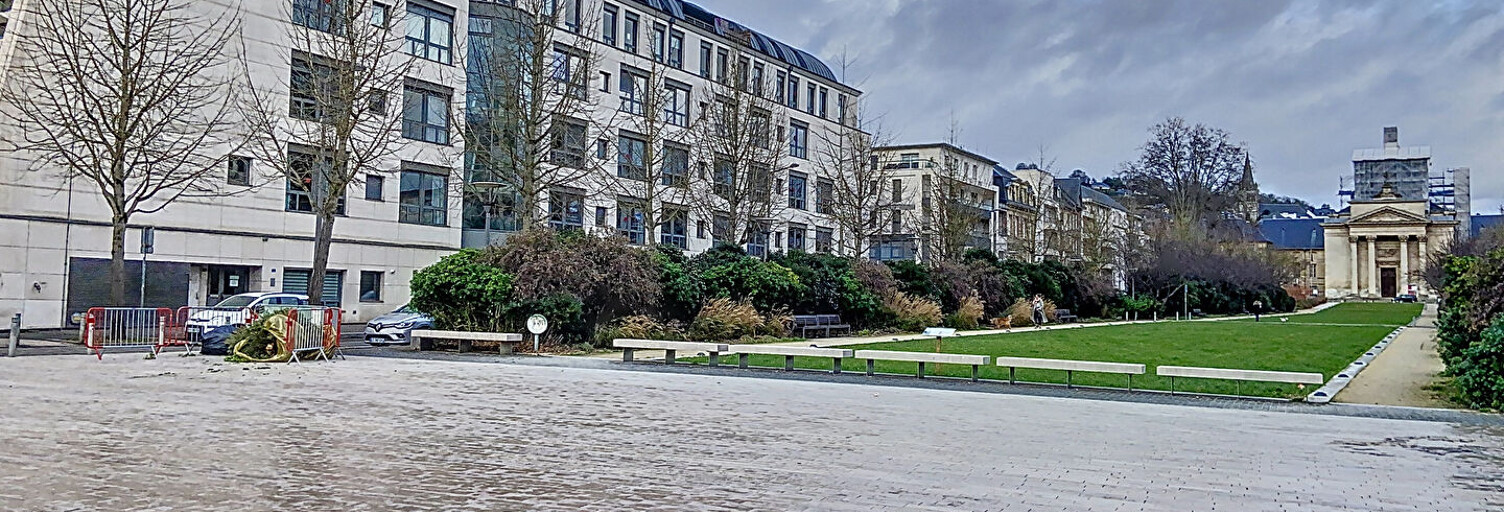 Garage   m² à louer à Rouen (76000)