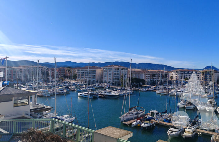 ROOFTOP UNIQUE AVEC UNE VUE MER SPECTACULAIRE SIXIEME AVENUE FREJUS SAINT RAPHAEL — photo 2