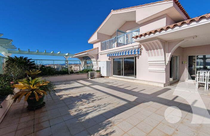ROOFTOP UNIQUE AVEC UNE VUE MER SPECTACULAIRE SIXIEME AVENUE FREJUS SAINT RAPHAEL — photo 3