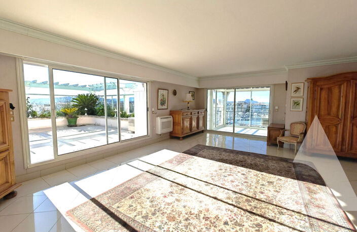 ROOFTOP UNIQUE AVEC UNE VUE MER SPECTACULAIRE SIXIEME AVENUE FREJUS SAINT RAPHAEL — photo 5