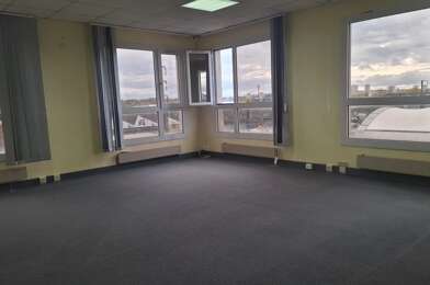 Bureau 4 pièces 1052 €