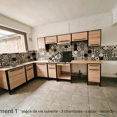 Immeuble  261000 €