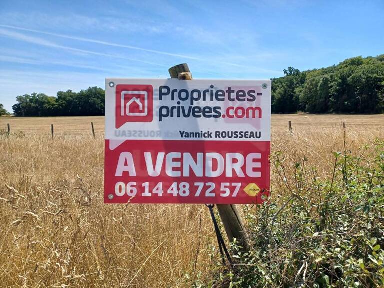 Terrain constructible proche BRETEUIL SUR ITON 1800 m2 — photo 1