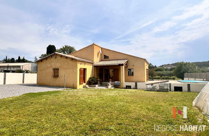 VILLA PLAIN PIED SUR 1570 M2 AVEC PISCINE — photo 2