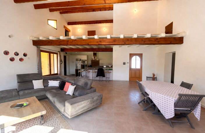 VILLA PLAIN PIED SUR 1570 M2 AVEC PISCINE — photo 3