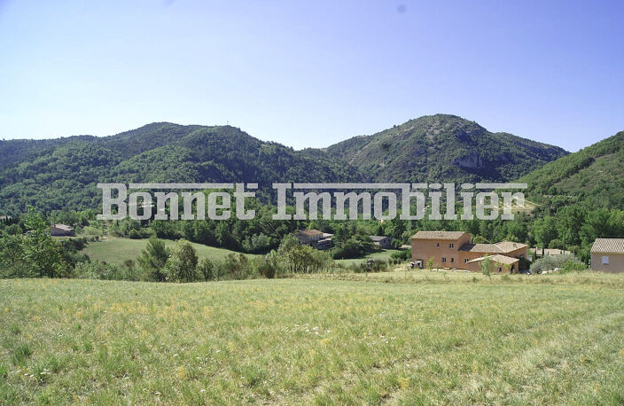 Grand terrain constructible avec très belle vue dominante — photo 2