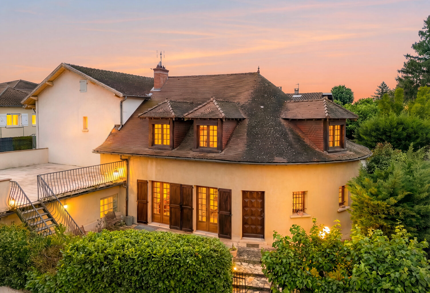 Maison emblématique au coeur du village de Chaponnay — photo 1
