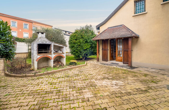 Maison emblématique au coeur du village de Chaponnay — photo 3