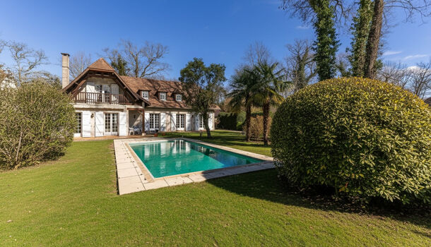 Villa / Maison 8 pièces  à vendre Lons 64140