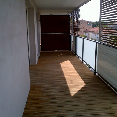 Appartement 3 pièces 907 €