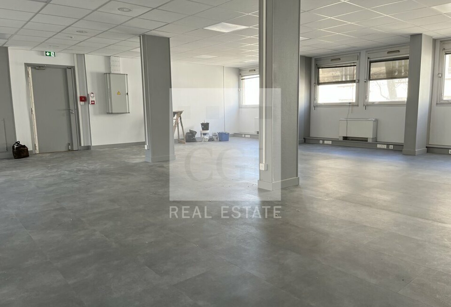BUREAUX à LOUER — photo 1