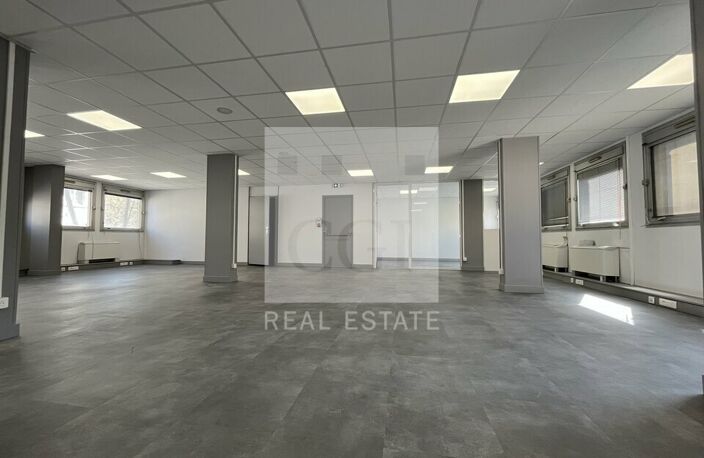 BUREAUX à LOUER — photo 2