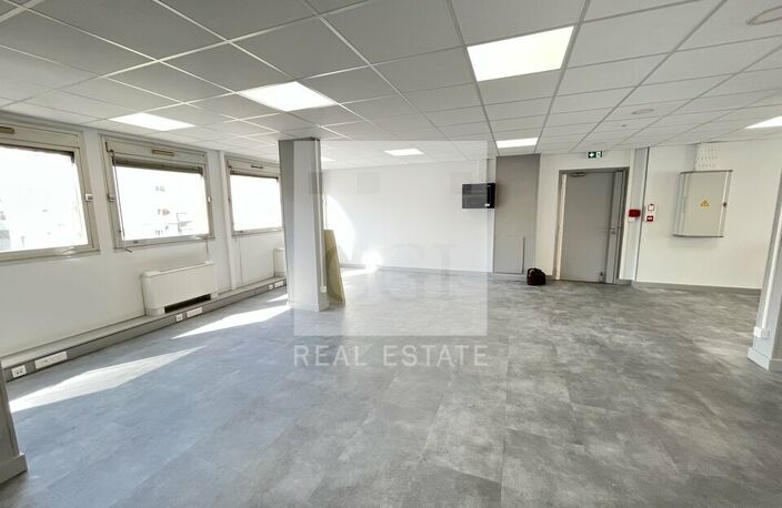 BUREAUX à LOUER — photo 3
