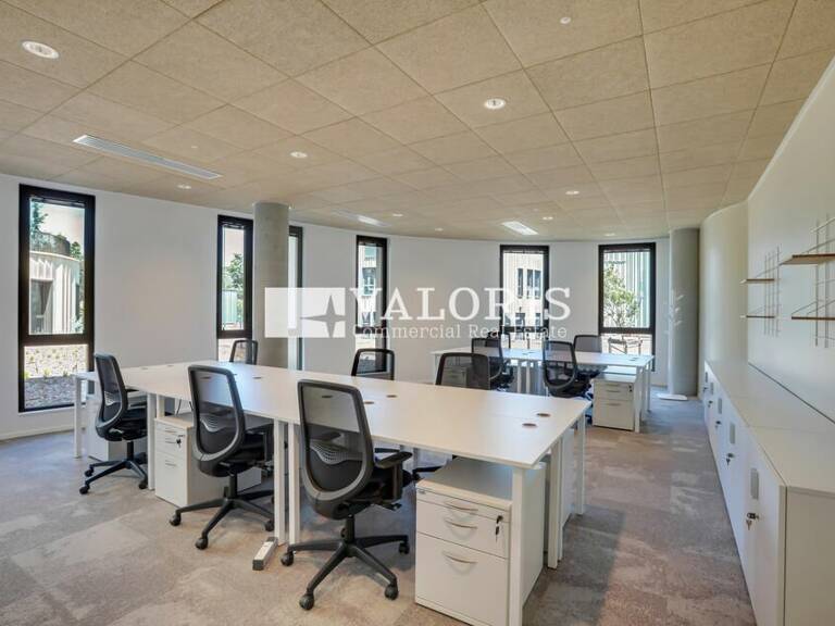 BUREAUX à LOUER — photo 1