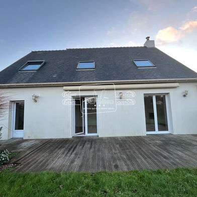 Maison 6 pièces 1390 €