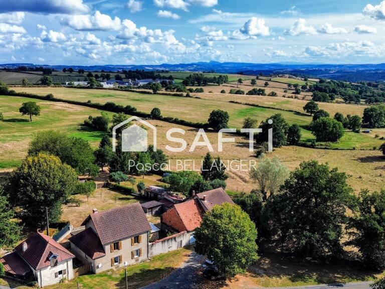 Découvrez cette charmante maison de 6 pièces à Servant (habitable de suite), offrant une surface habitable de 132 m² sur un vaste terrain de 2930m² — photo 1