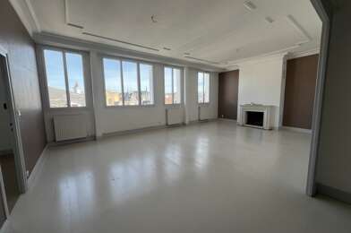 Appartement 4 pièces 138240 €