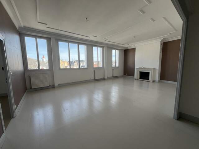 Appartement 4 pièces 131 m² à Montluçon — photo du bien