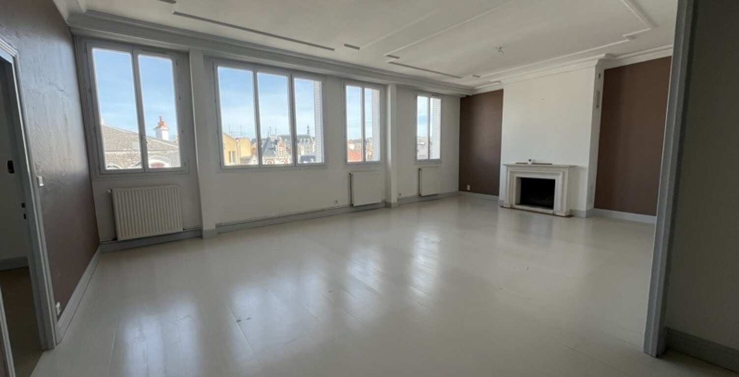 Vente appartement 4 pièces 131 m² Montluçon (03100) — photo 1