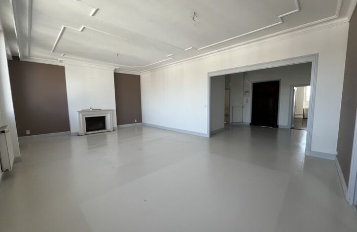Vente appartement 4 pièces 131 m² Montluçon (03100) — photo 2