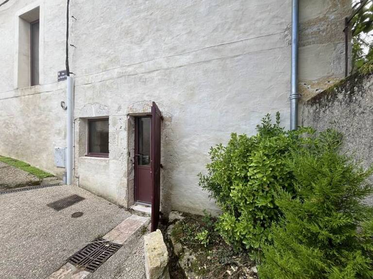 Maison en pierre de 3 pièces principales — photo 1
