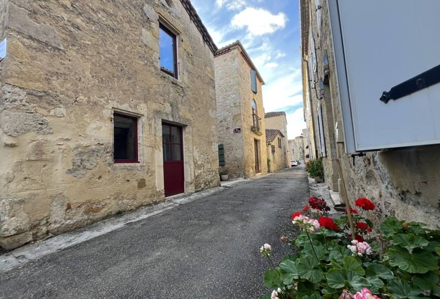 Maison en pierre de 2 pièces principales — photo 1