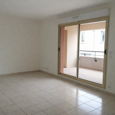 Appartement 3 pièces 760 €