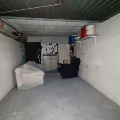 Garage  25000 €