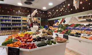 Commerce  55 m² à vendre à Saint-Cyr-sur-Mer (83270)