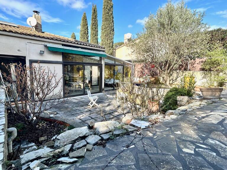 Villa — photo 1
