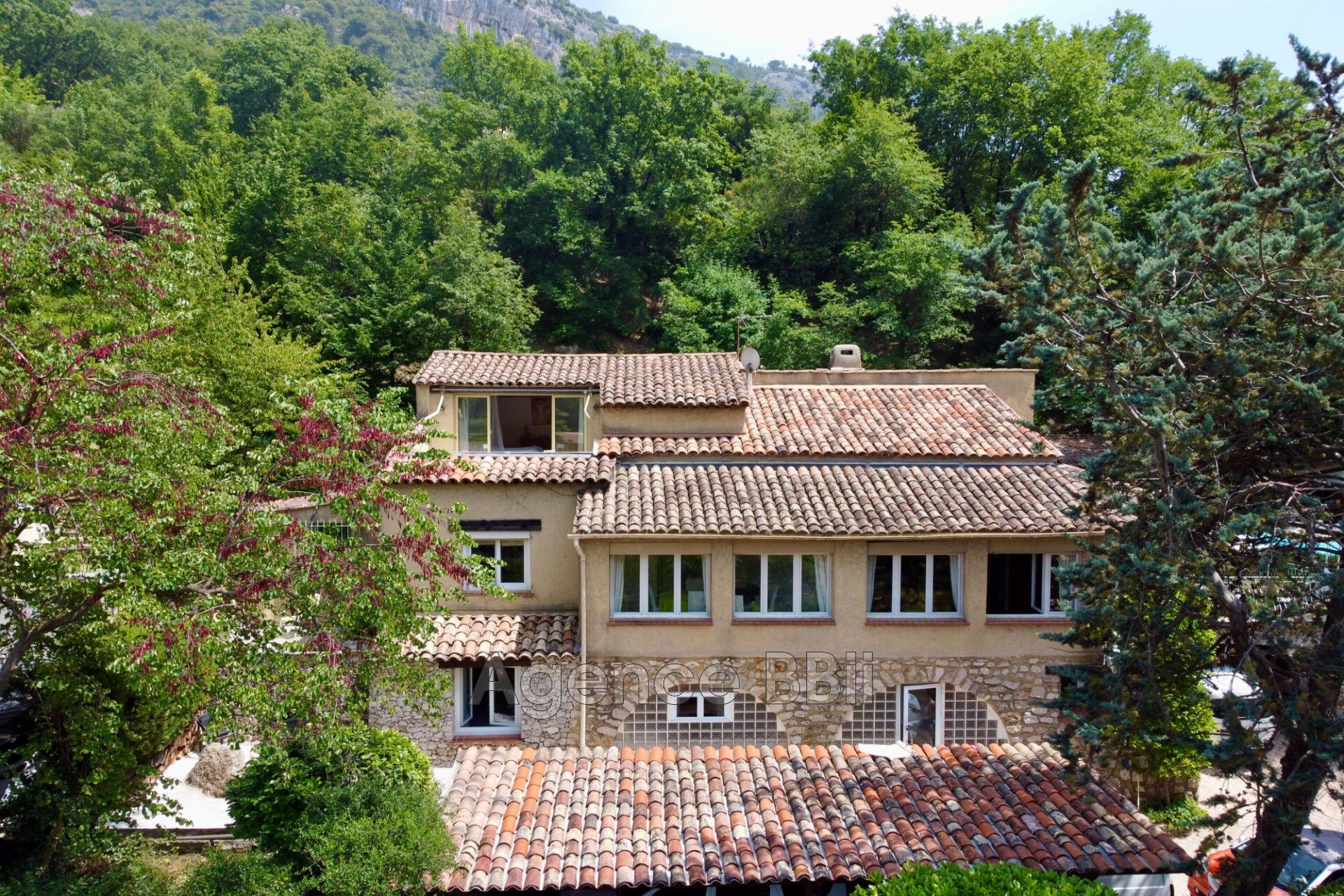 Villa / Maison  T7 à vendre Tourrette-Levens 06690