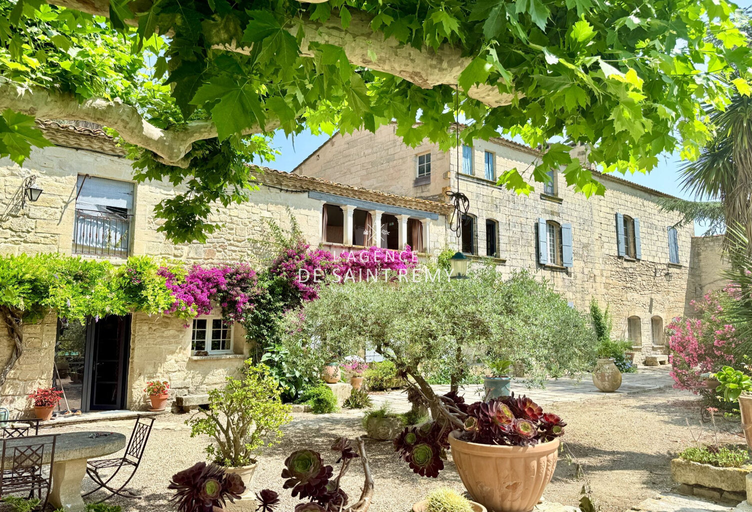 Charme, volumes et dépendances. — photo 1