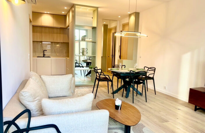 CANNES CENTRE BANANE RARE ! T4 89M2 DERNIER ÉTAGE TERRASSE S — photo 2