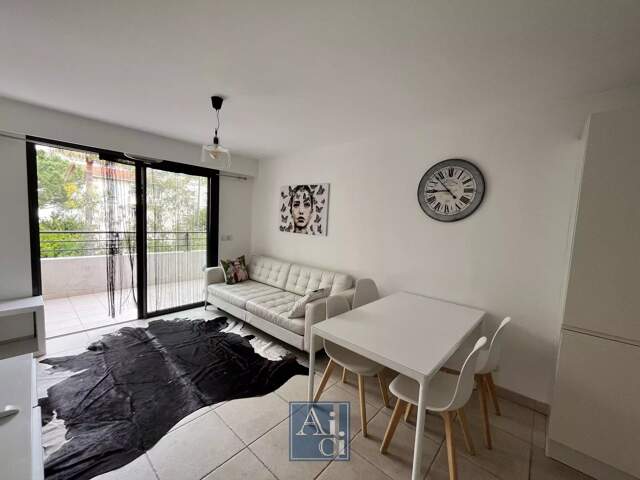 Dispo 1er Aout ! Cannes avenue du Parc de Madrid. Beau 2P meublé — photo du bien