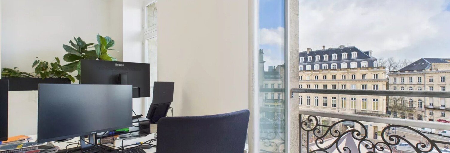 Bureau  215 m² à louer à Bordeaux (33000)