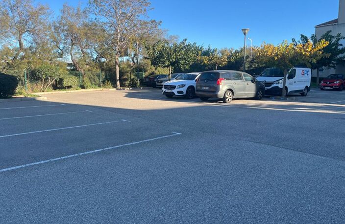 Fos Sur Mer -T2 RDC + REZ DE JARDIN +PLACE DE PARKING PRIVATIVE -revenus immédiat — photo 2