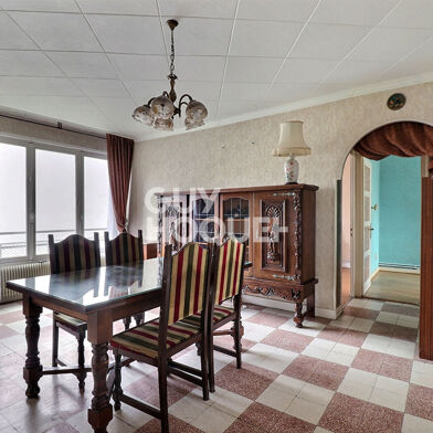 Appartement 4 pièces 215000 €