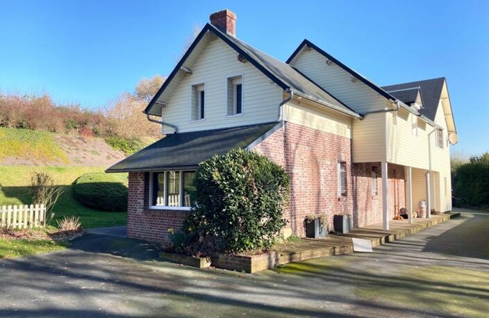 Propriété d’Exception à Lisieux – Maison de 255 m² sur 3 Hectares avec dépendances — photo 2