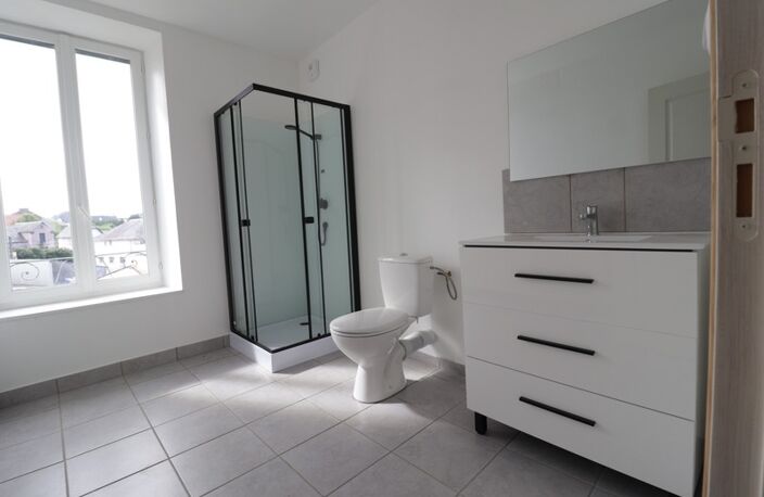A VOIR ! Maison à vendre 7 pièces MAURIAC (15) — photo 2